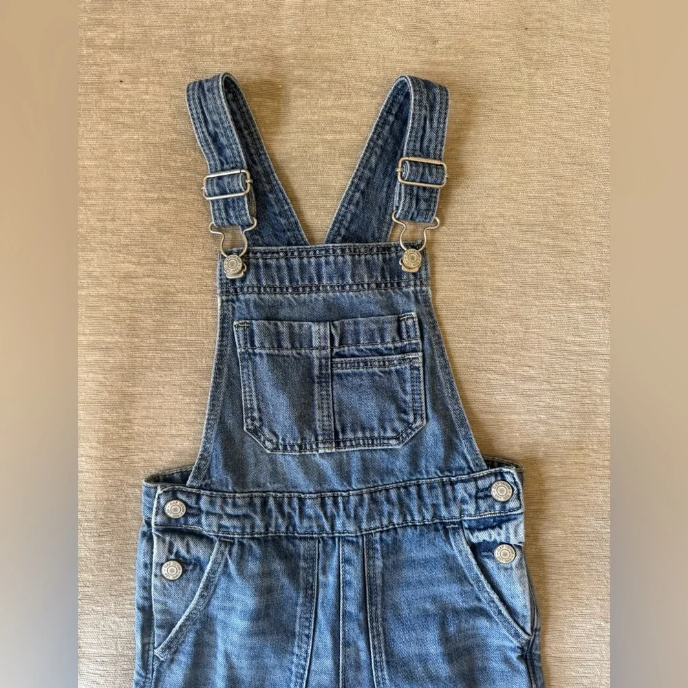GAP Toddler Girls Denim Overalls Size 4Y Wide Leg Cropped Raw Hem - Picture 3 of 6